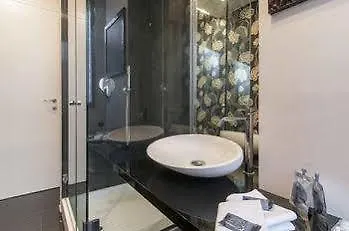 Royal Suites Hotel