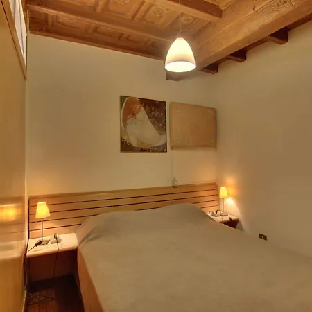 Royal Suites Hotel