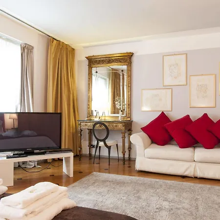 Royal Suites Hotel