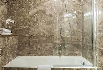 Royal Suites ホテル *