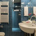 Отель Royal Suites *