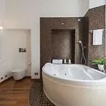 Royal Suites Отель
