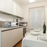 Отель Royal Suites Милан