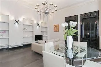 Отель Royal Suites