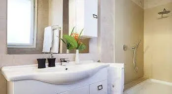 Royal Suites فندق *