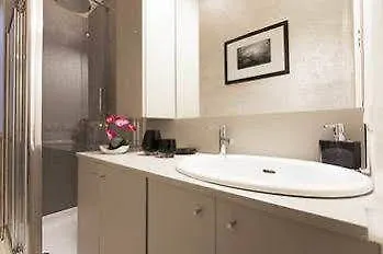 Royal Suites Отель