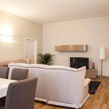 Отель Royal Suites *