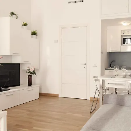 Отель Royal Suites *