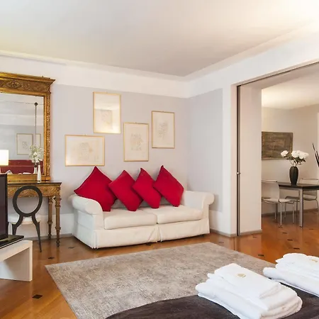 Отель Royal Suites